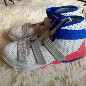 Nike LeBron Soldier XI Basketball Shoe White/Red